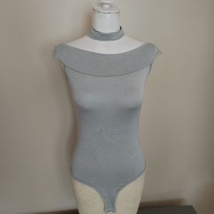 Top Chic off the shoulder Body suit Choker Large